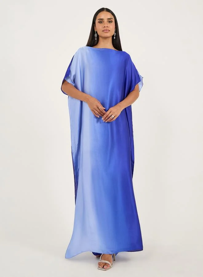 أميرة قفطان بقصة سائبة وأكمام قصيرة مع وشاح